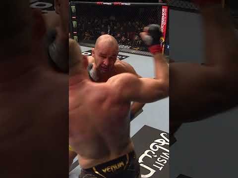 Glover Teixeira makes UFC History! 👑