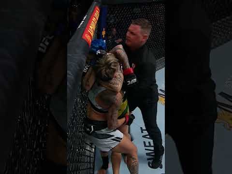 Jessica Andrade secures one of the most IMPRESSIVE submissions of 2022!