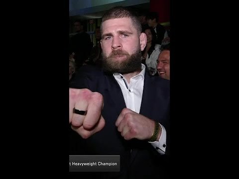 Jiri Prochazka is in the house 👊 #UFCVegas68