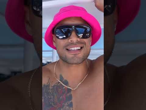 The UFC boys had a day in Australia! 🐟