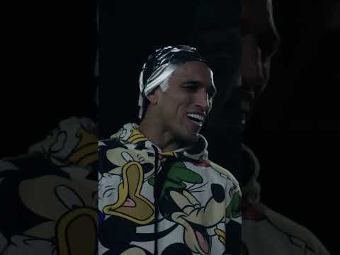 The BLONDE is BACK for Charles Oliveira 👀