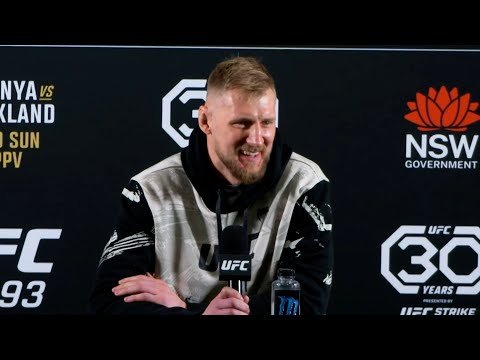 Alexander Volkov Post-Fight Press Conference | UFC 293