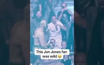 Flexing with Jon Jones 😅 (via UFC)