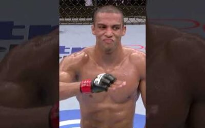 Edson Barboza's spinning head kick is even better with NO COMMENTARY! 🔥 #nocommentary