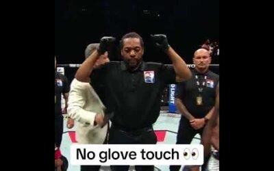 No glove touch between Hill and Rountree Jr. 👀 #UFCBaku