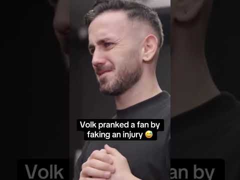 His reaction was priceless 😂 (via @unscriptedtheshow/TT)